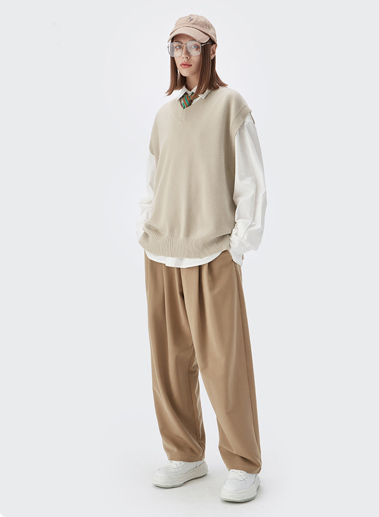 "V-NECK SWEATER" VEST