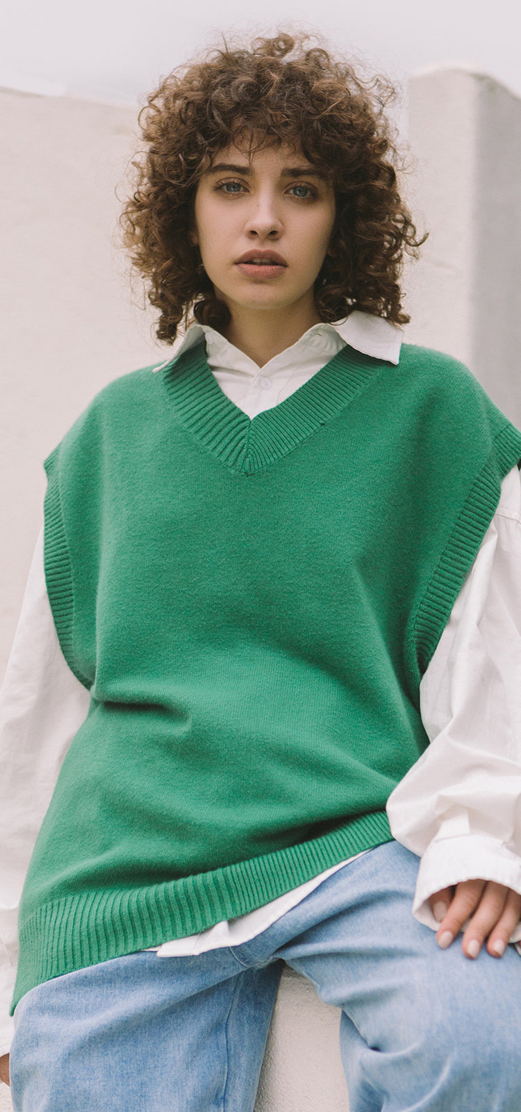 "V-NECK SWEATER" VEST